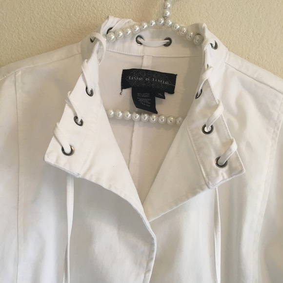 New Crisp Clean White Jacket - Picture 3 of 4